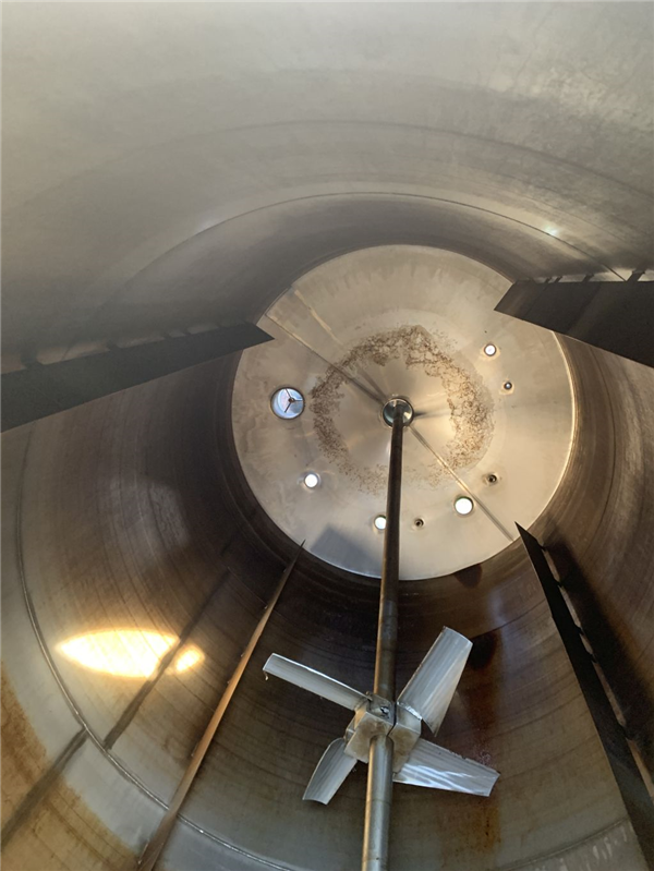 7-1/2' Dia. X 18' L Ss 6,000 Gallon Agitated Tank)